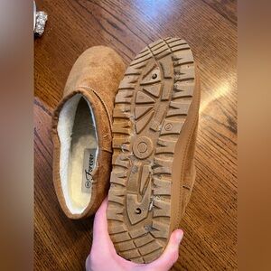 Tan Slip-On Shoes with Fur Lining